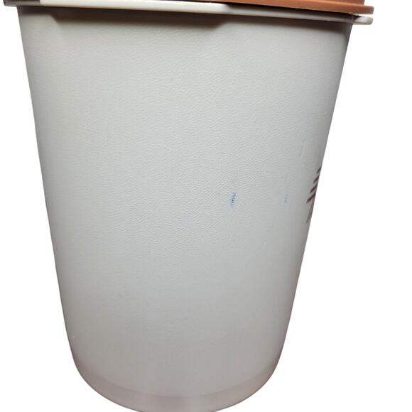 Vintage Tupperware 811-4 White container with lid - Picture 4 of 7